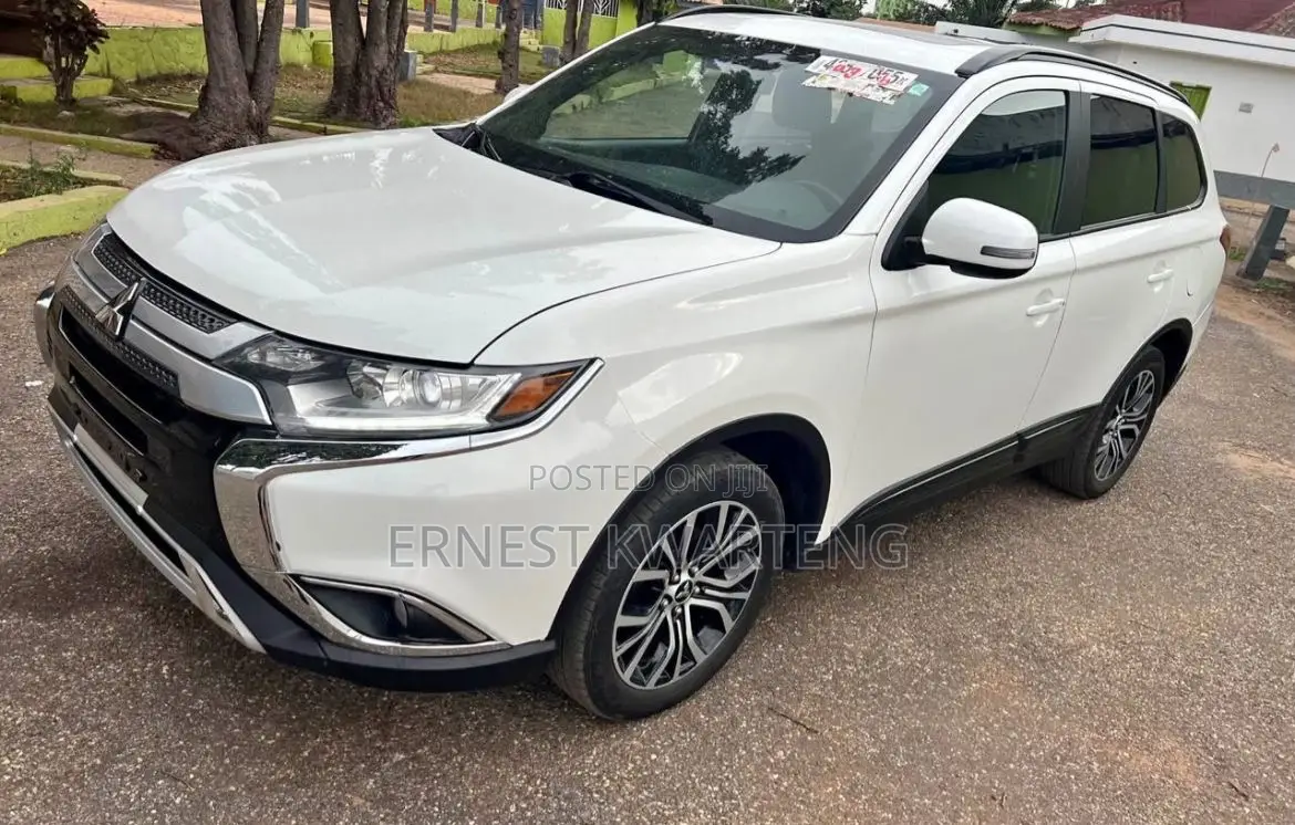 Mitsubishi Outlander 2017 White