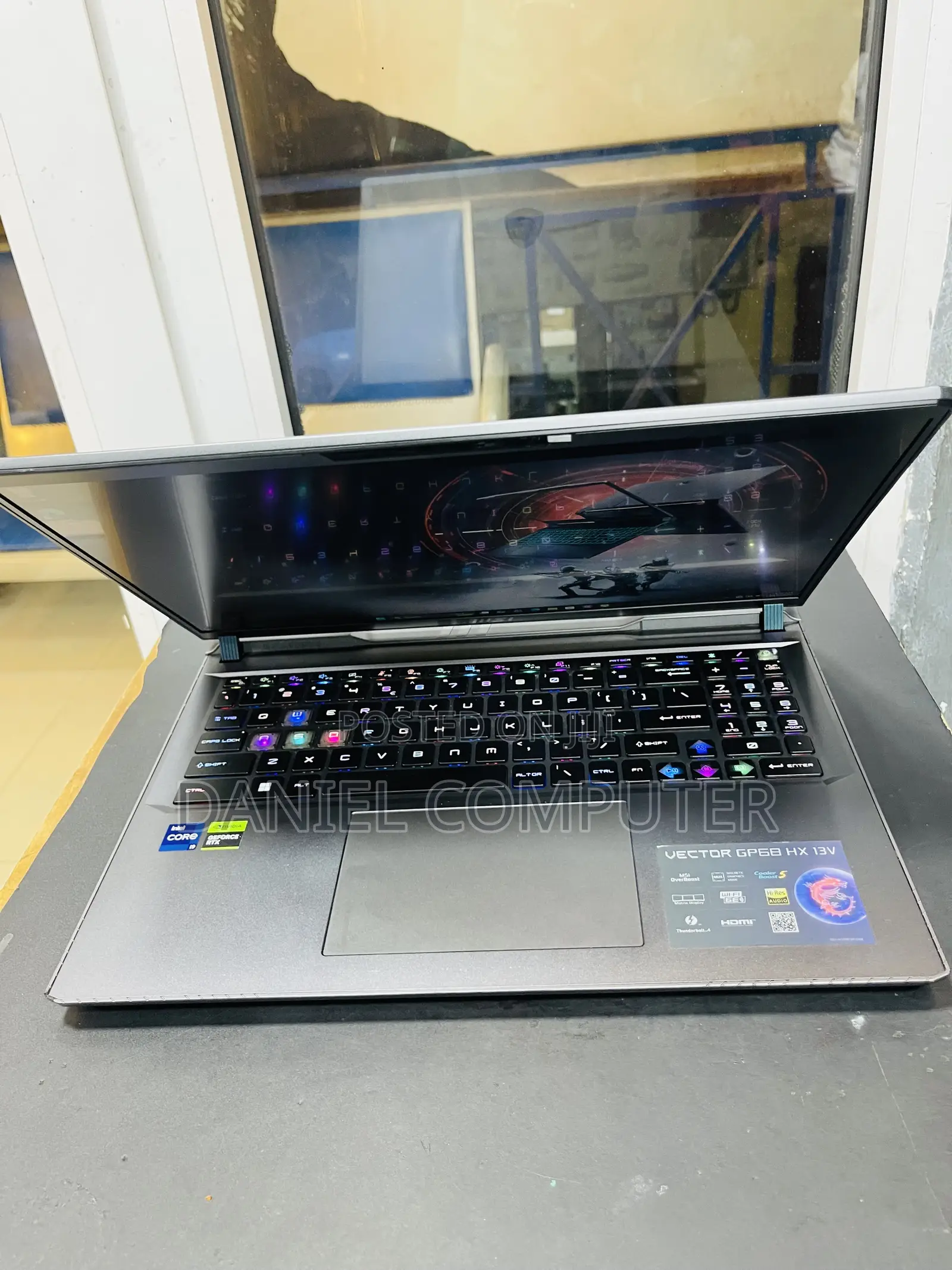 Laptop MSI Vector GP68 HX 13V 16GB Intel Core i9 SSD 1T
