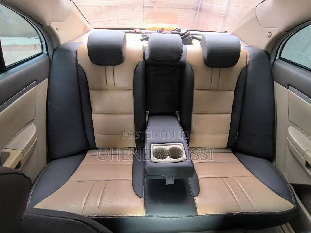 Geely Emgrand EC7 Sedan 1.8 Standart 2012 Pearl
