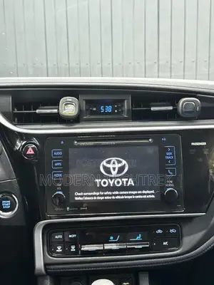 Toyota Corolla SE Special Edition 4dr Sedan (1.8L 4cyl CVT) 2017 Blue