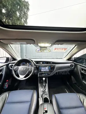 Toyota Corolla SE Special Edition 4dr Sedan (1.8L 4cyl CVT) 2017 Blue