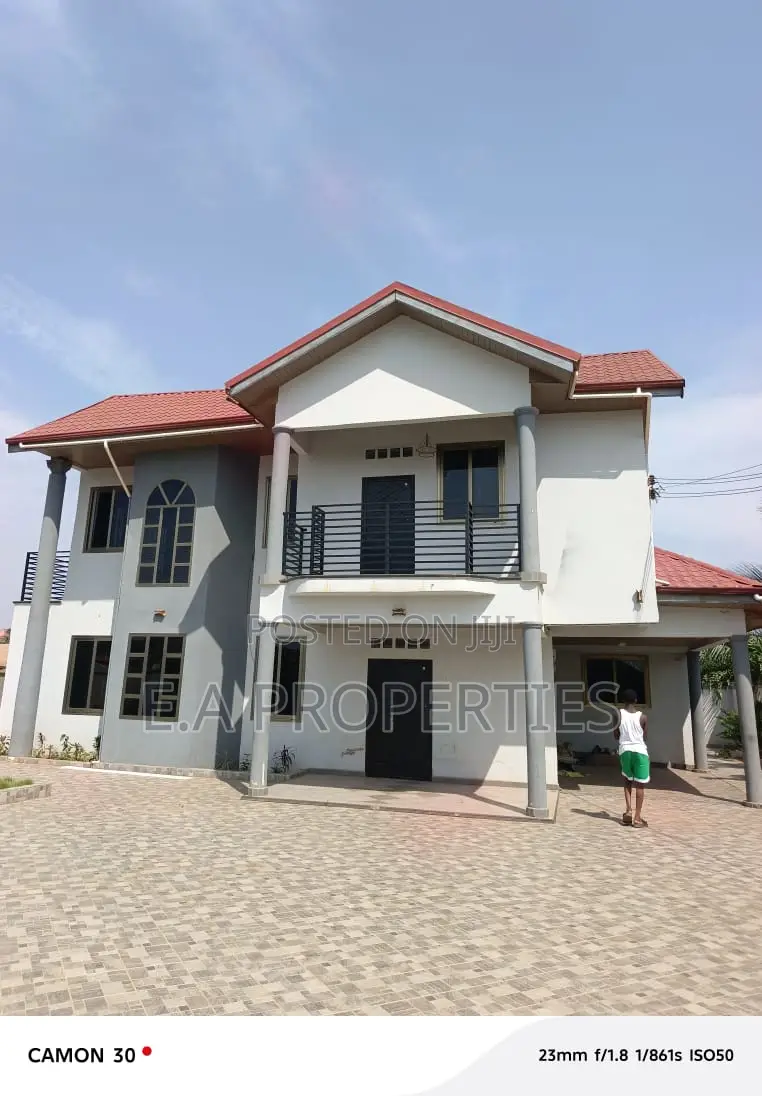 4bdrm Duplex in E A Properties, Housing Down for rent