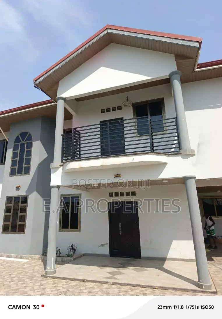 4bdrm Duplex in E A Properties, Housing Down for rent