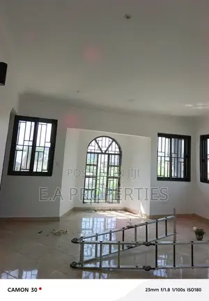 4bdrm Duplex in E A Properties, Housing Down for rent