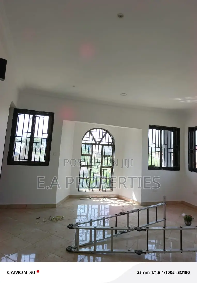 4bdrm Duplex in E A Properties, Housing Down for rent