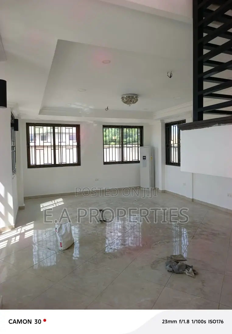 4bdrm Duplex in E A Properties, Housing Down for rent
