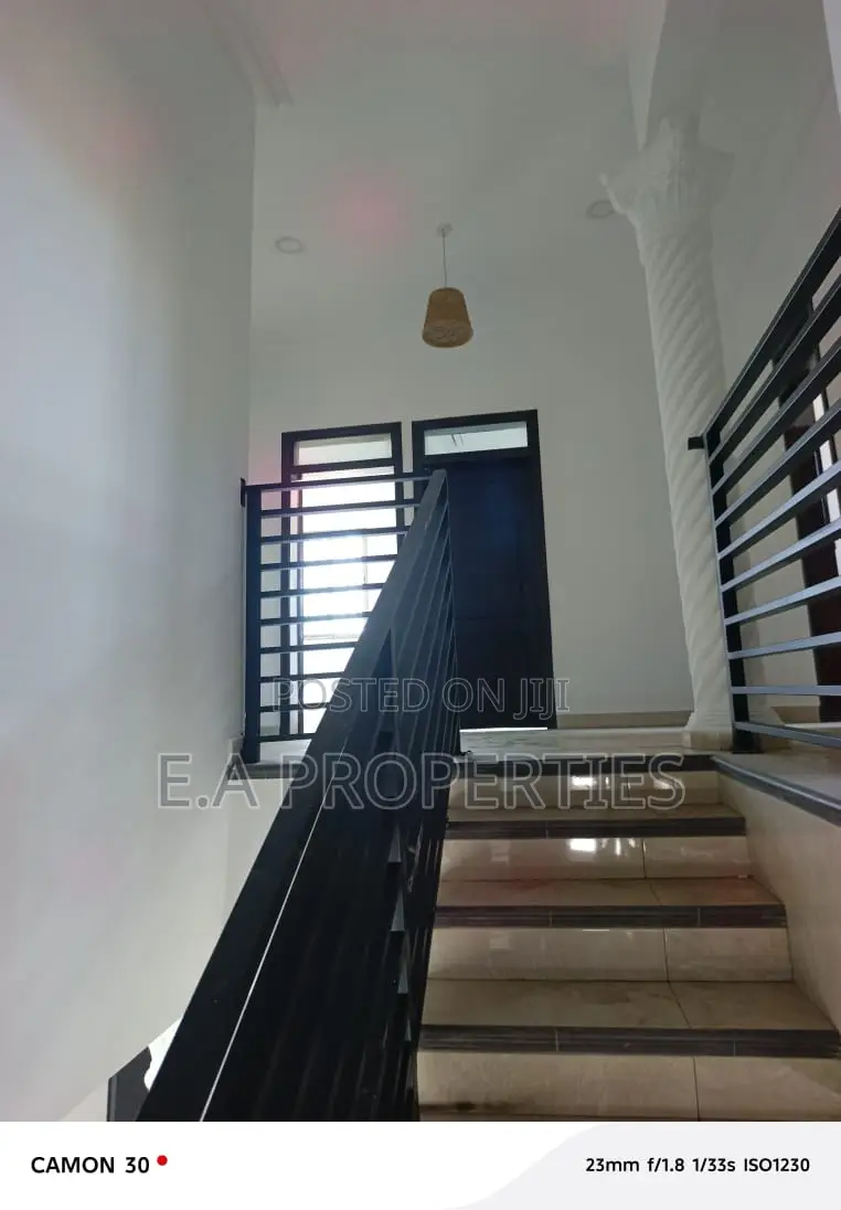 4bdrm Duplex in E A Properties, Housing Down for rent