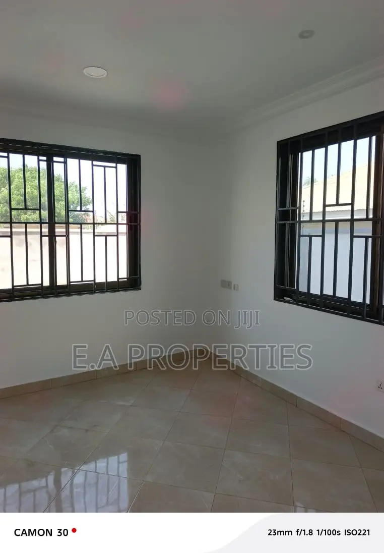 4bdrm Duplex in E A Properties, Housing Down for rent