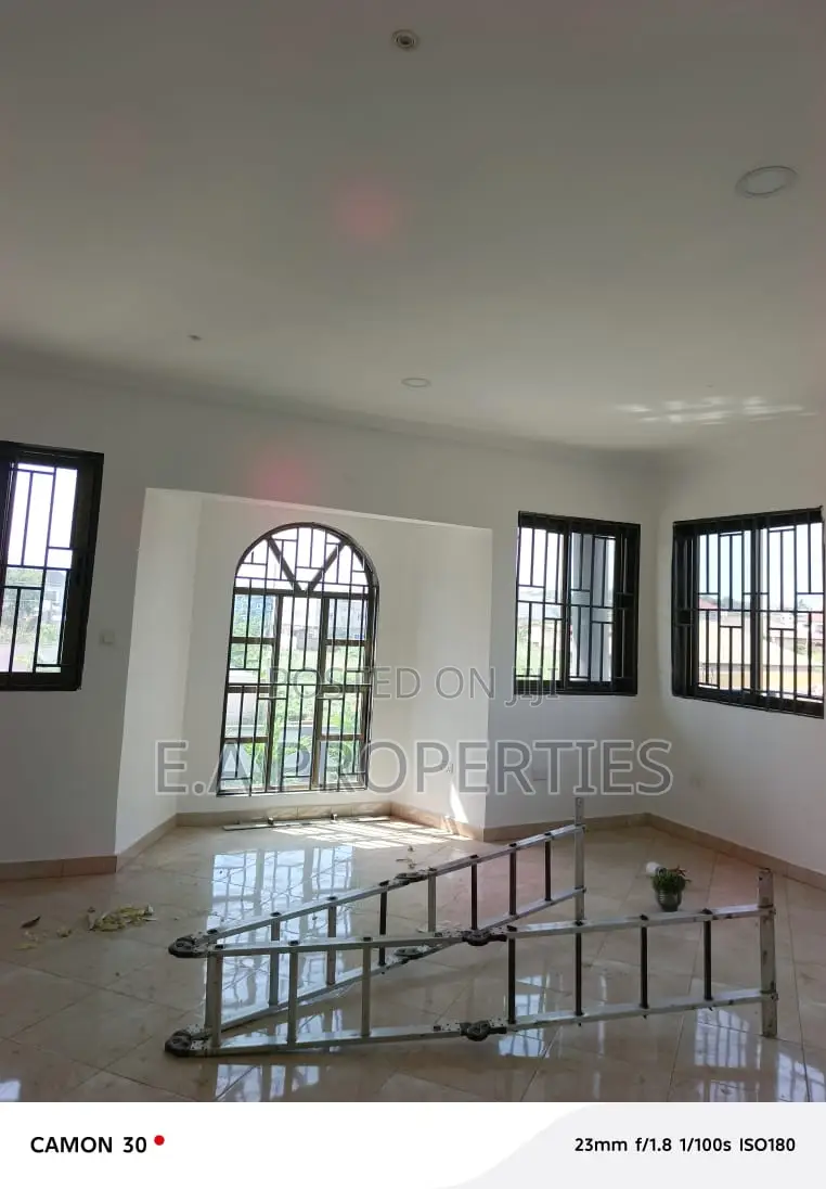 4bdrm Duplex in E A Properties, Housing Down for rent