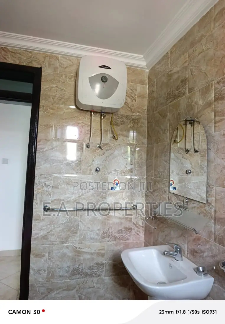4bdrm Duplex in E A Properties, Housing Down for rent