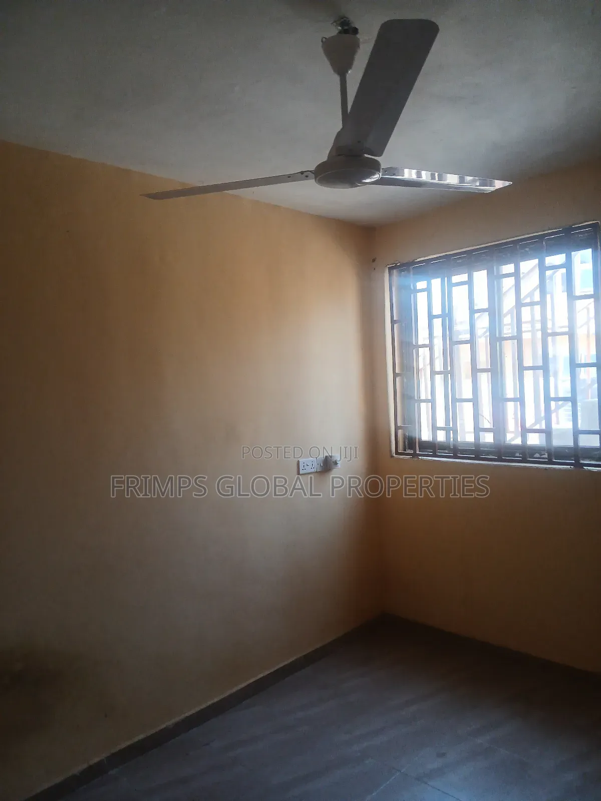 3bdrm Apartment in West Hills Mall Area for rent