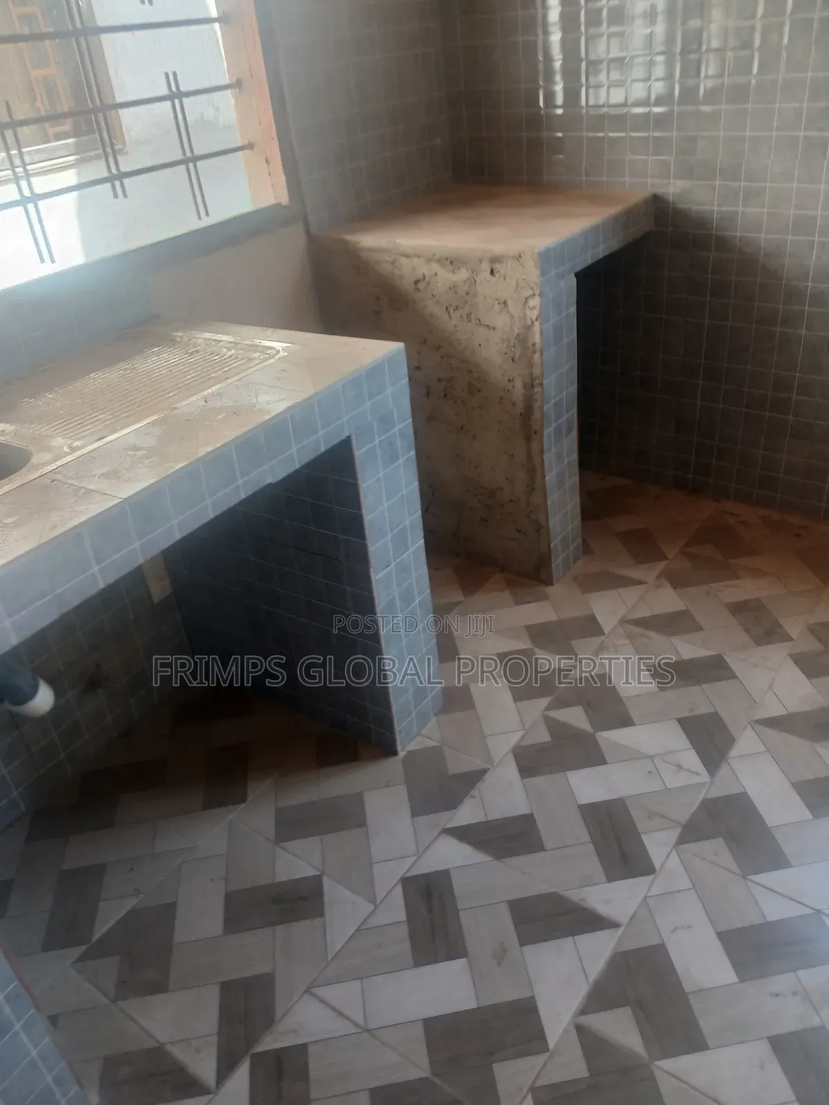 2bdrm Apartment in West Hills Mall Area for rent