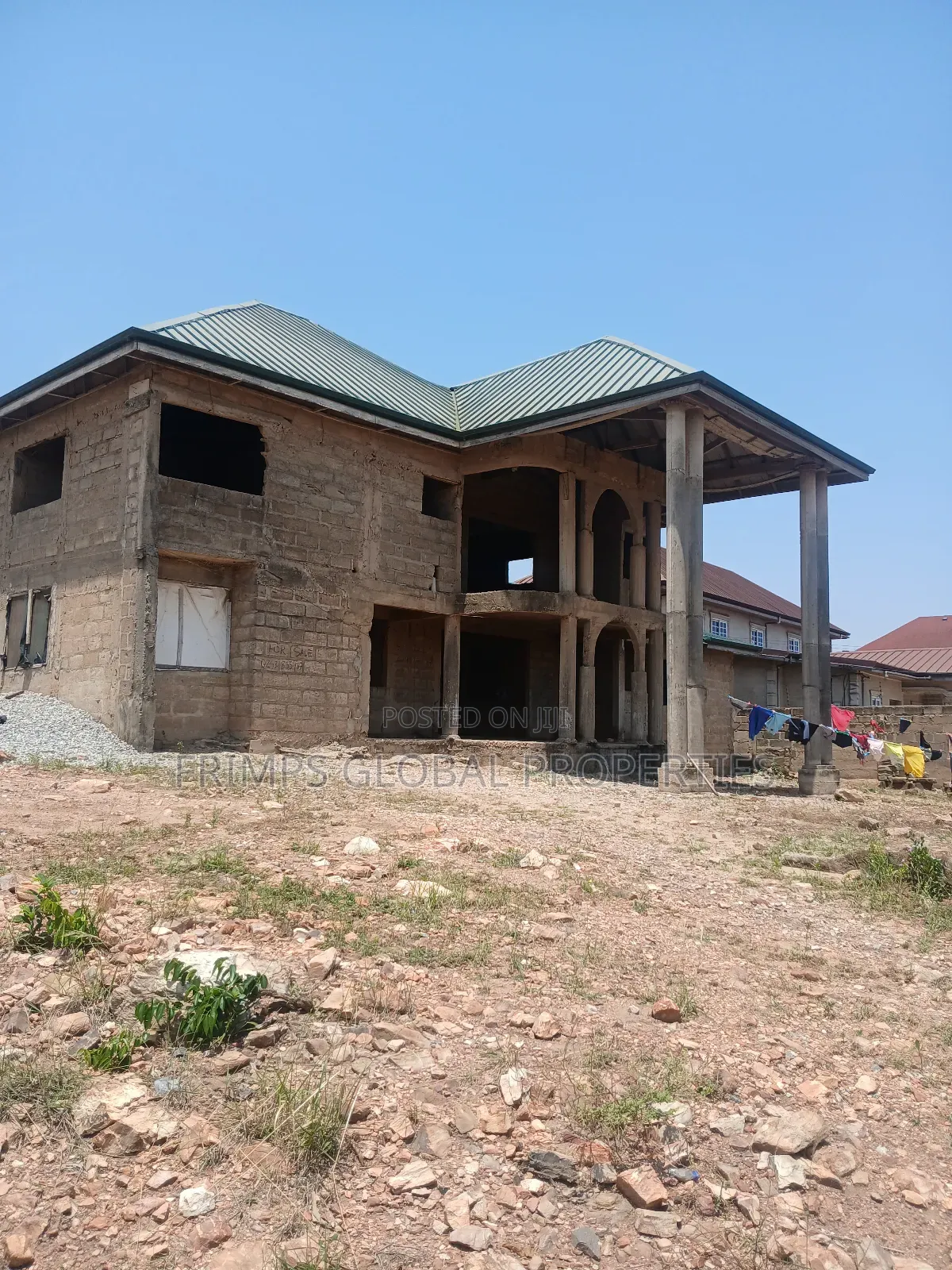 5bdrm House In West Hills Mall Area For Sale