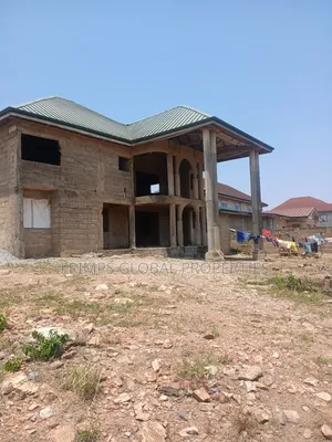5bdrm House In West Hills Mall Area For Sale