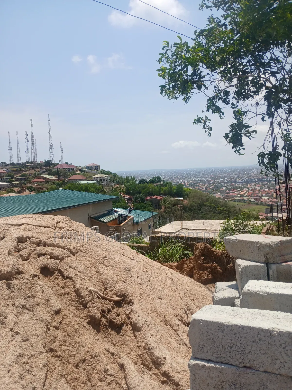 5bdrm House In West Hills Mall Area For Sale