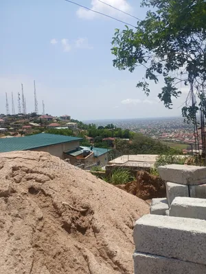 5bdrm House In West Hills Mall Area For Sale