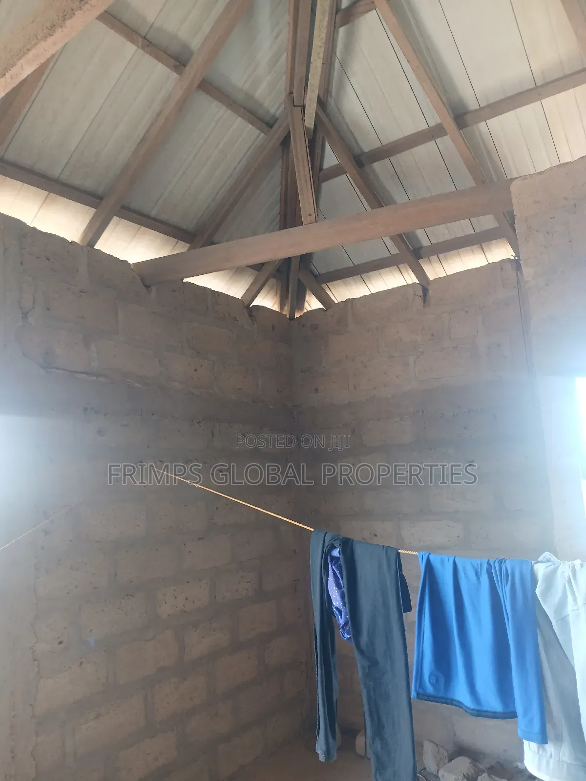 5bdrm House In West Hills Mall Area For Sale