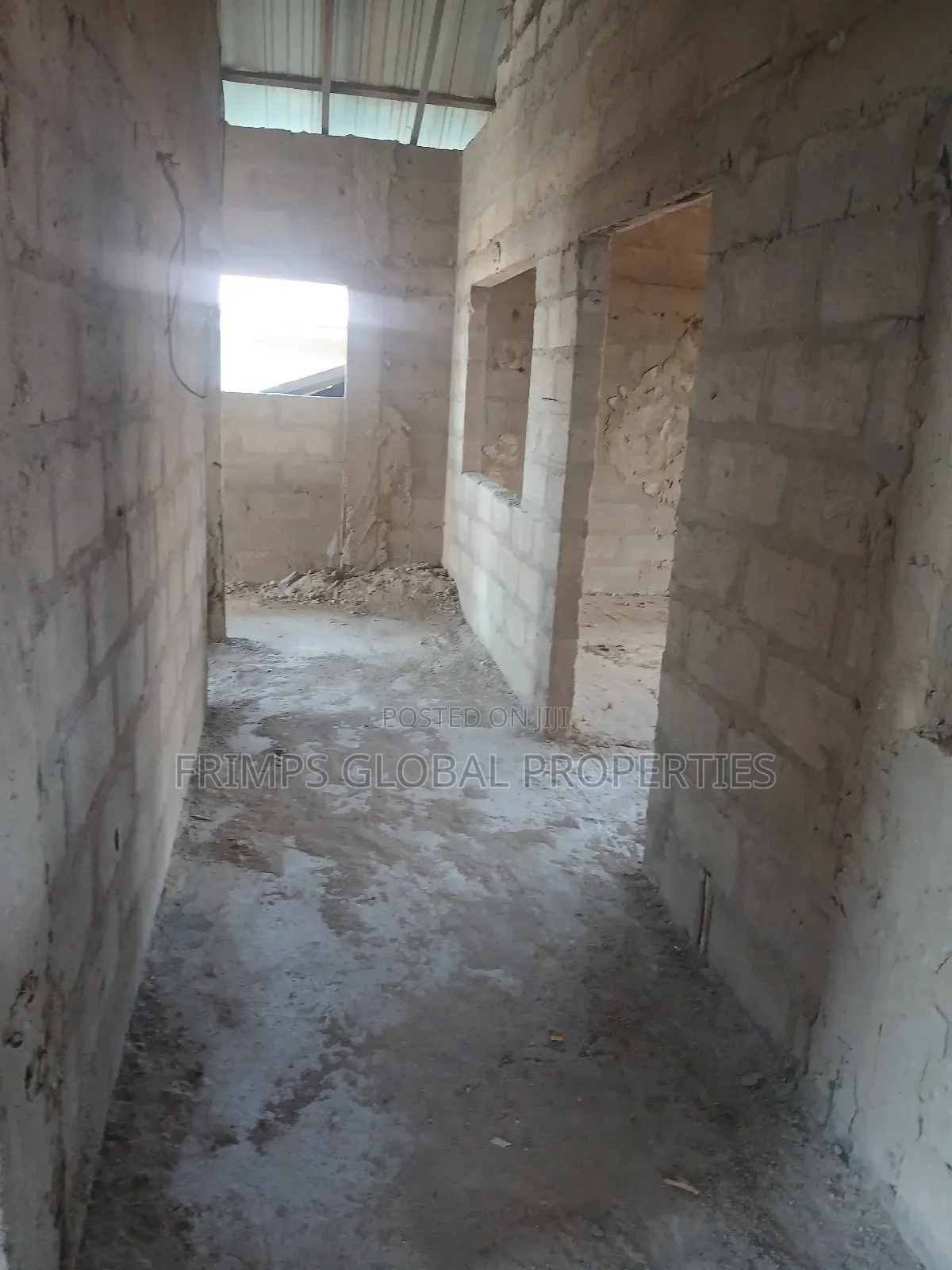 5bdrm House In West Hills Mall Area For Sale
