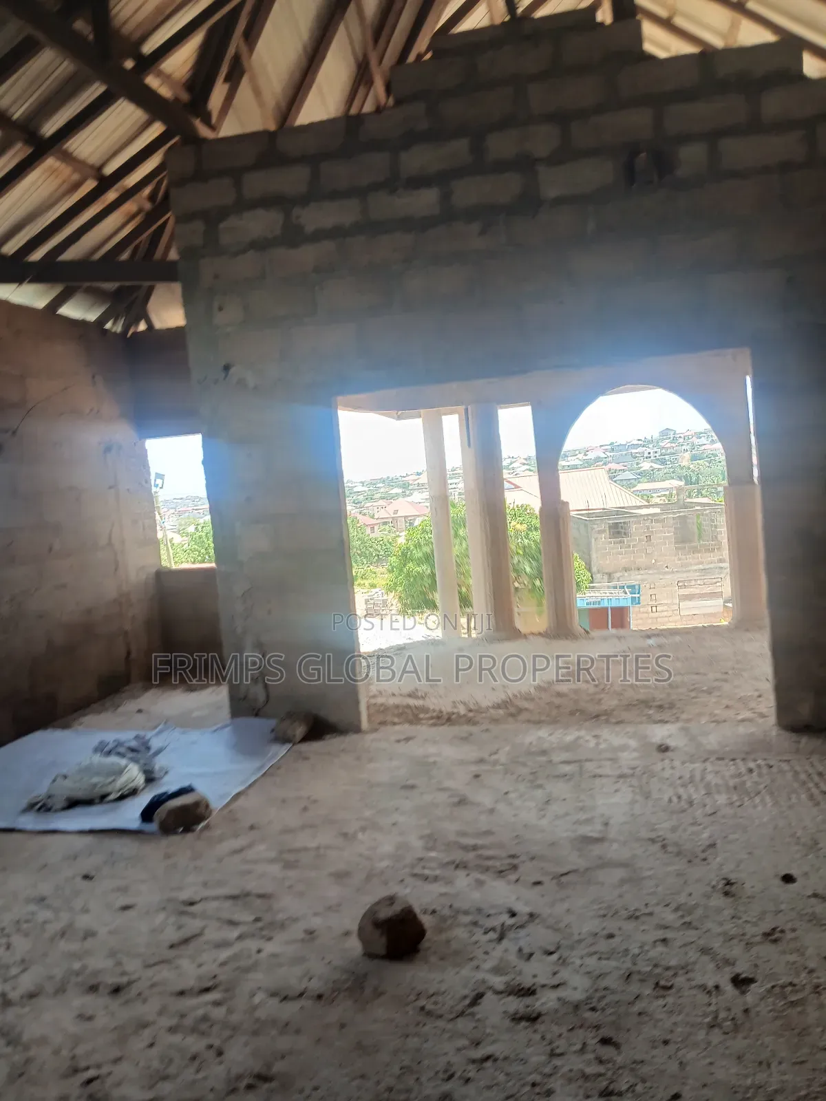 5bdrm House In West Hills Mall Area For Sale