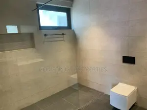 5bdrm House in East Legon, American House for sale