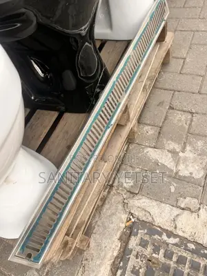 Stainless Steel Anti-Odor Floor Drain - Heavy Duty Grate