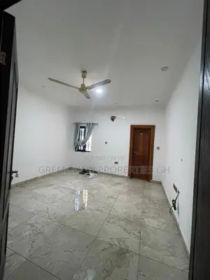 4bdrm Duplex in West Hills Mall Area for rent