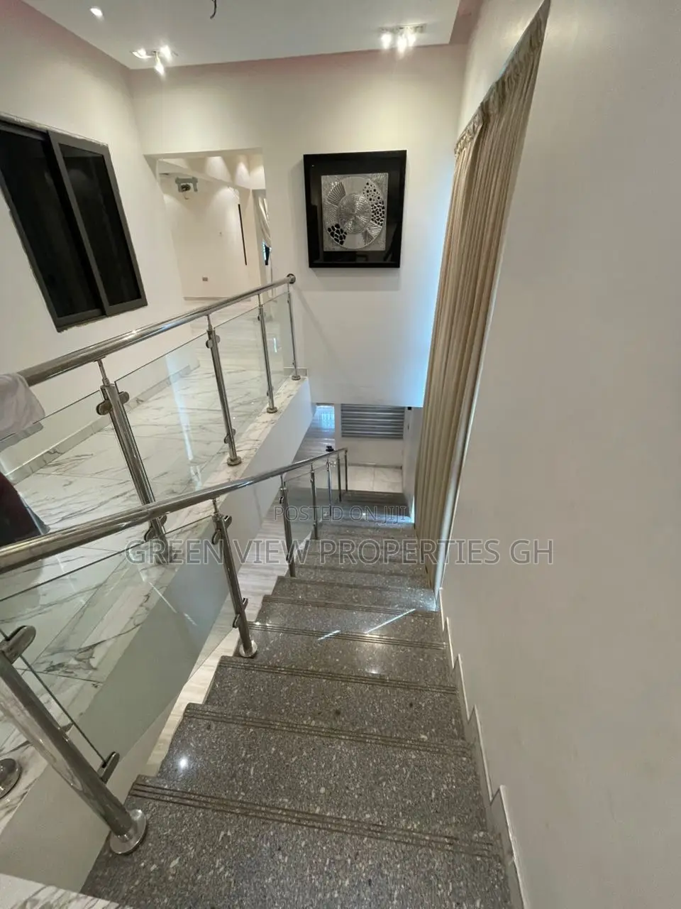 4bdrm Duplex in West Hills Mall Area for rent