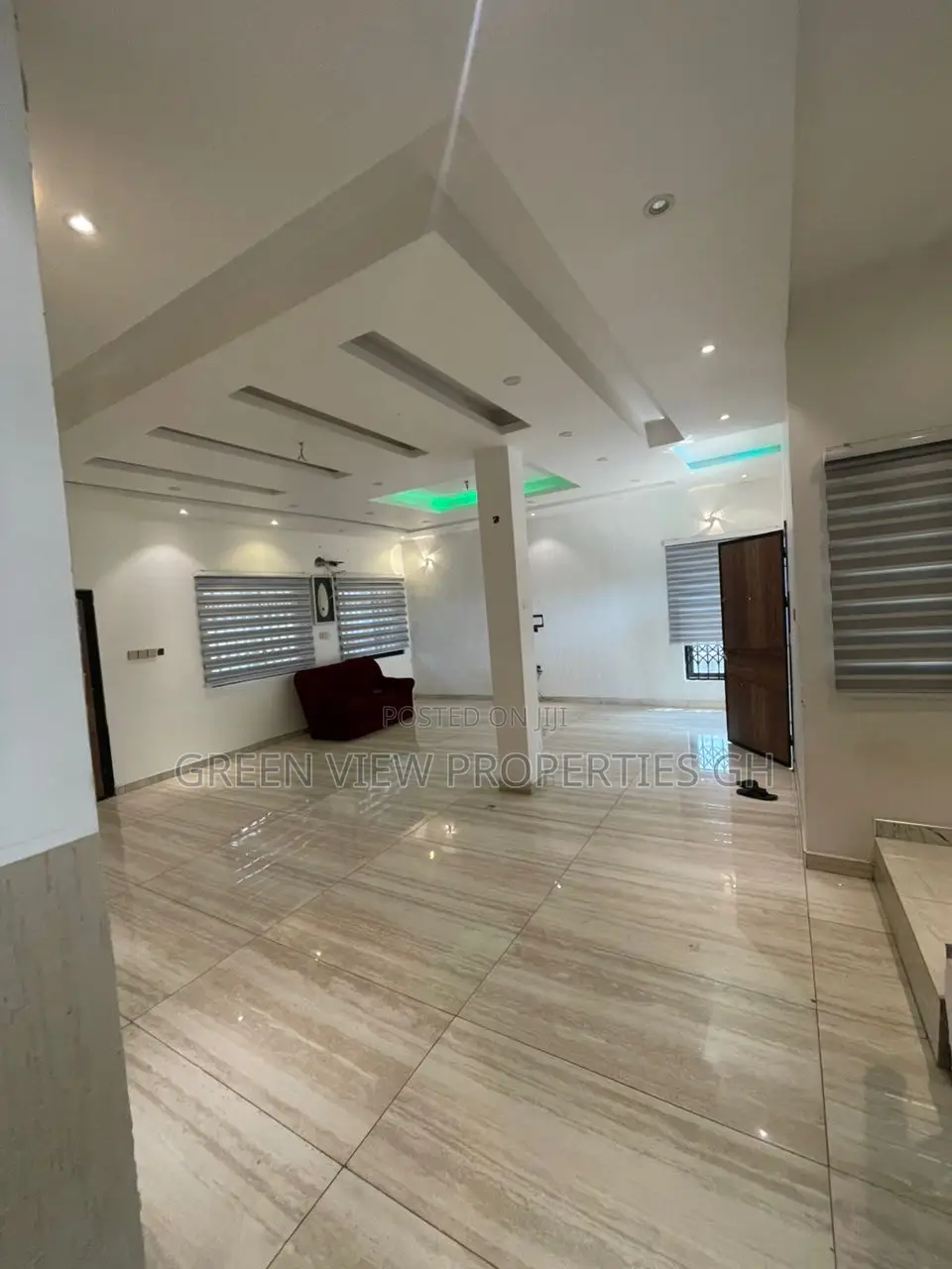 4bdrm Duplex in West Hills Mall Area for rent