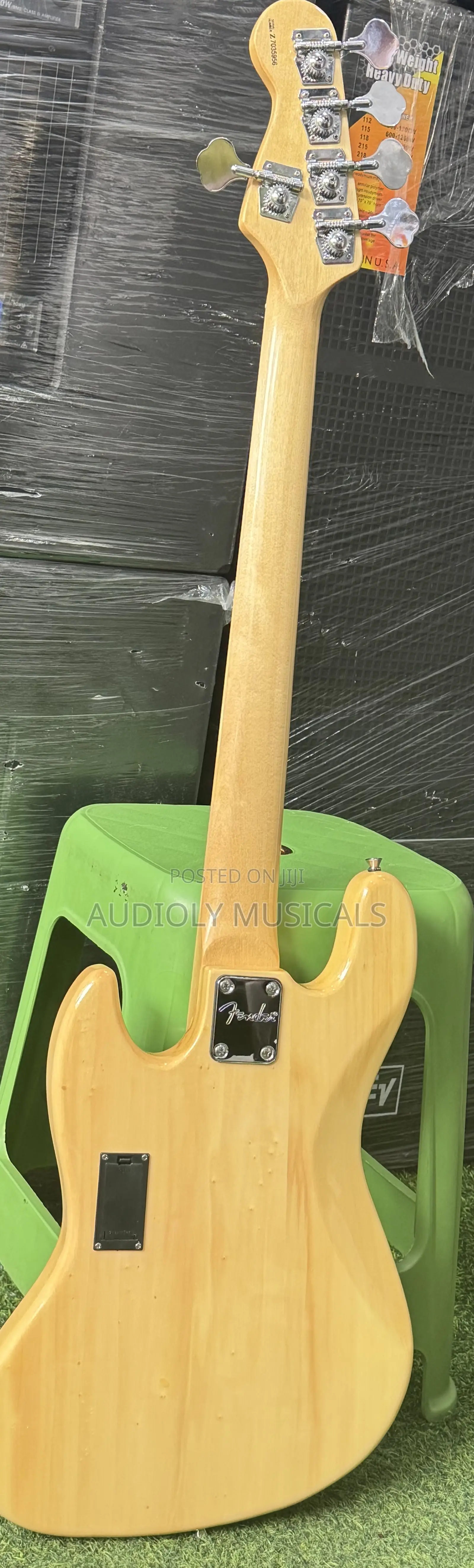 (Active)Jazz Bass Fender Guitar