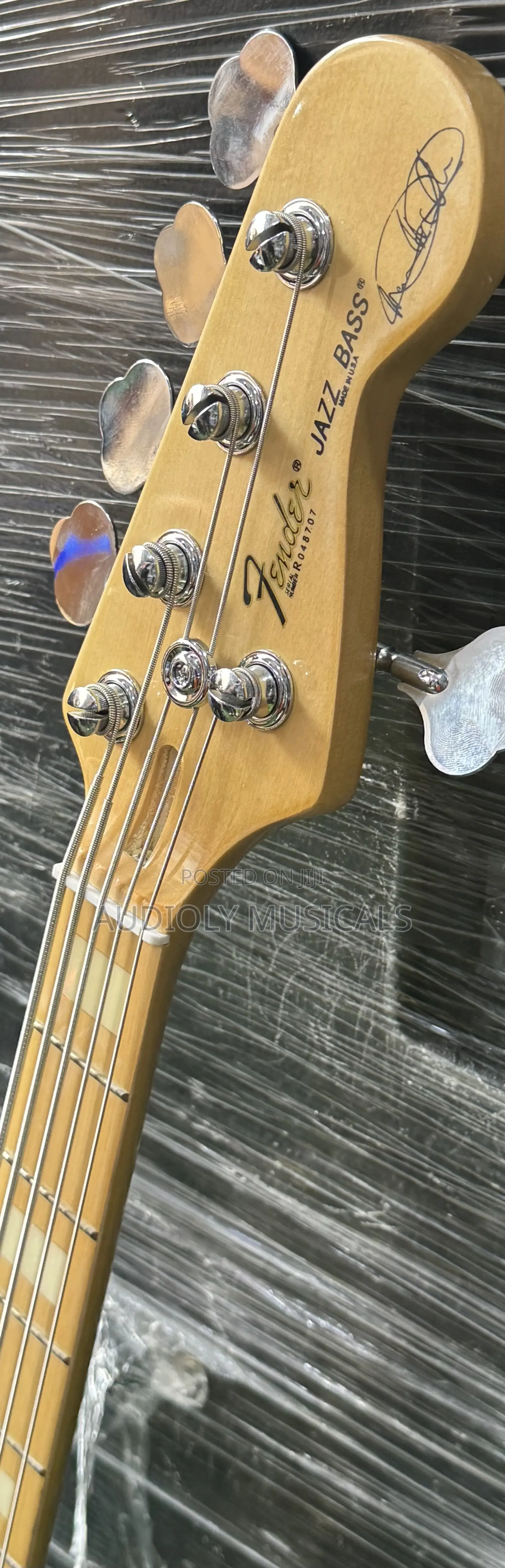 (Active)Jazz Bass Fender Guitar