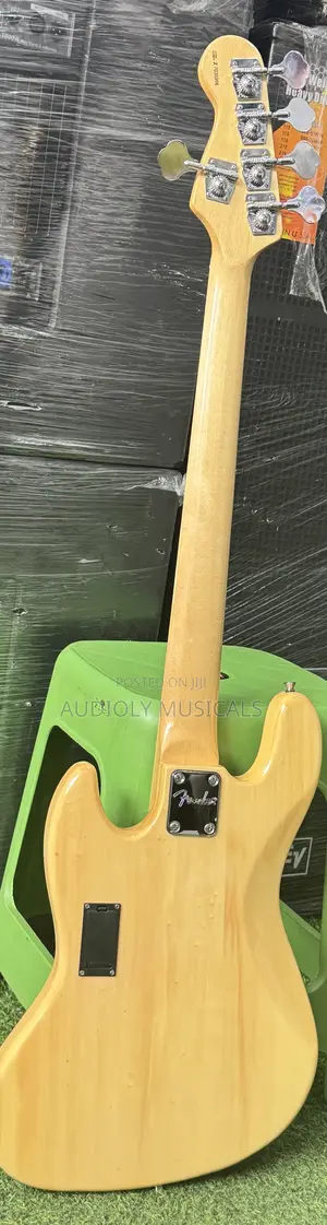 (Active)Jazz Bass Fender Guitar