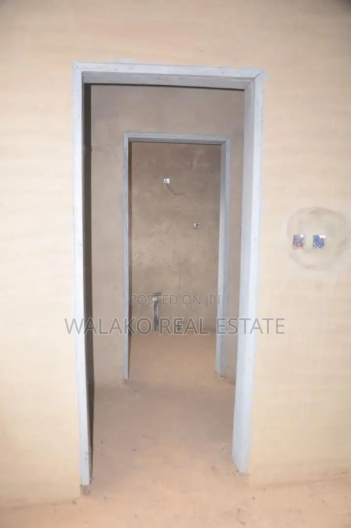 4bdrm House in Pokuase for sale