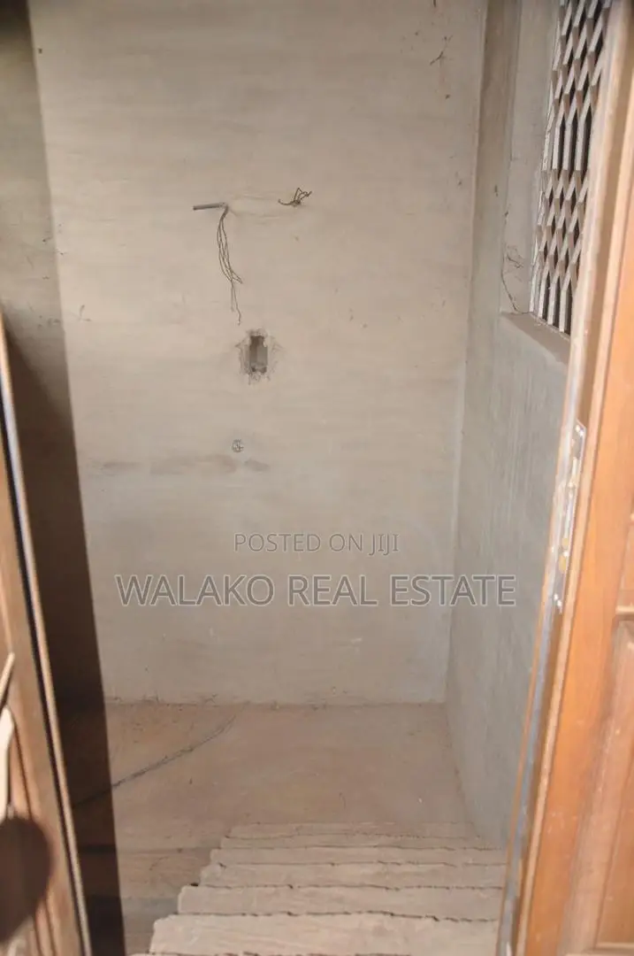 4bdrm House in Pokuase for sale