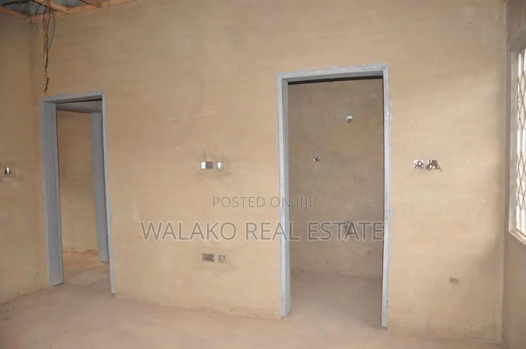 4bdrm House in Pokuase for sale