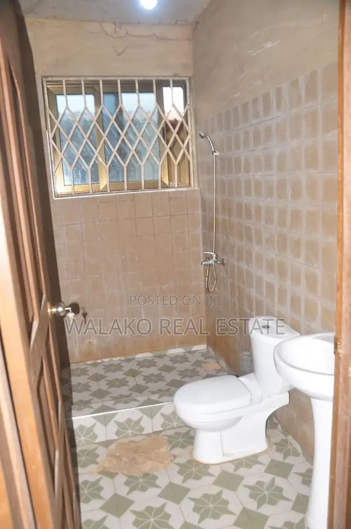 4bdrm House in Pokuase for sale