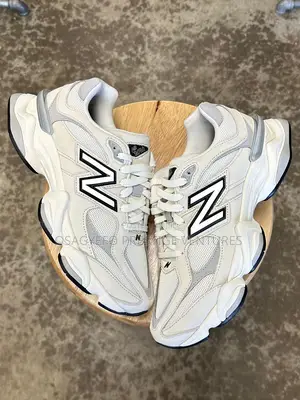 Quality New Balance 9060. Retro