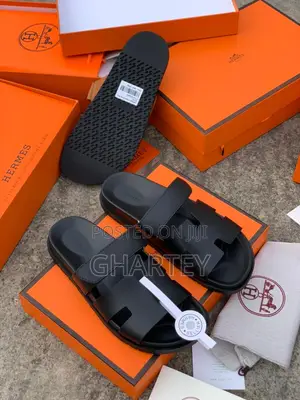 Black Hermes Luxury Slide Slippers – Sleek Comfort for Everyday Style