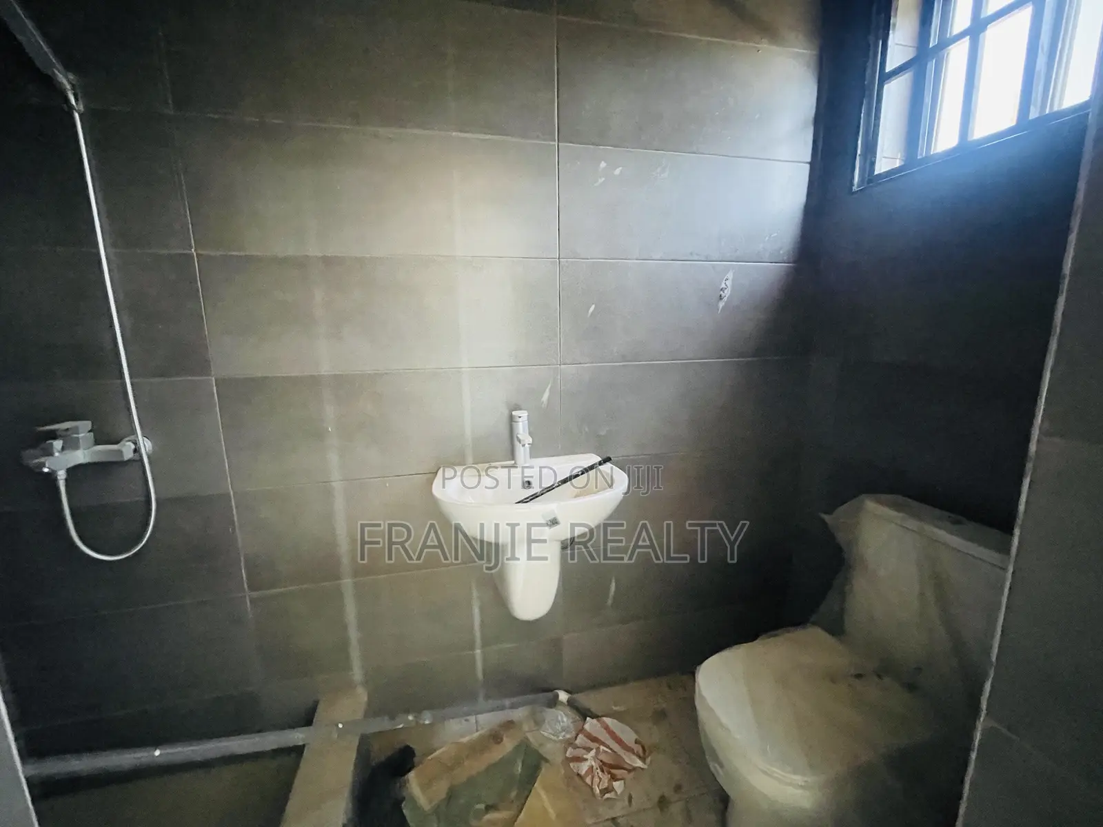 1bdrm Apartment in Franjie Realty, West Hills Mall Area for rent