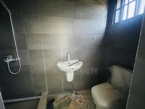1bdrm Apartment in Franjie Realty, West Hills Mall Area for rent
