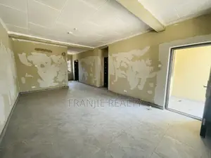 2bdrm Apartment in Franjie Realty, West Hills Mall Area for rent