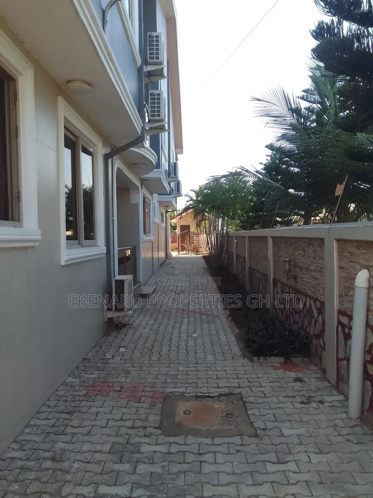 2bdrm Apartment in Ebenard Properties, Sakumono for rent