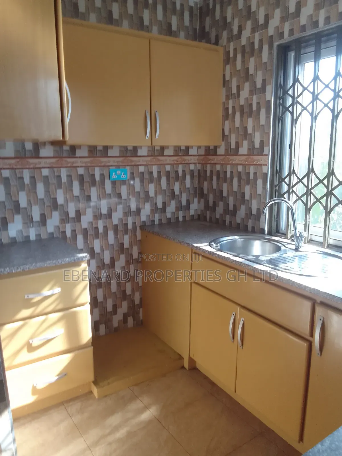 2bdrm Apartment in Ebenard Properties, Sakumono for rent