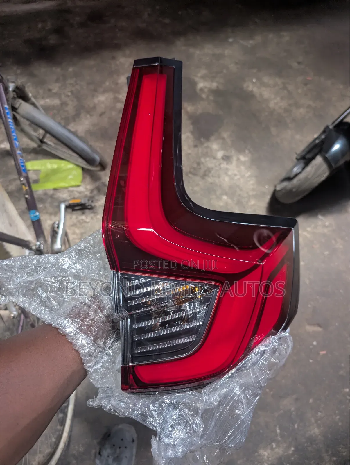 Honda Cr-v 2023,2024,2025 Right Side Tail Light Bulb Type