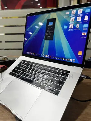 Laptop Apple MacBook Pro 2018 16GB Intel Core i7 SSD 256GB