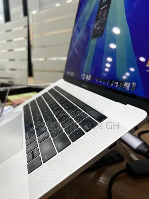 Laptop Apple MacBook Pro 2018 16GB Intel Core i7 SSD 256GB