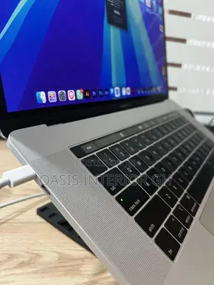Laptop Apple MacBook Pro 2018 16GB Intel Core i7 SSD 256GB