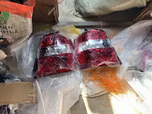 Toyota Highlander 2003/2004/2005/2006/2007 Tail Lights Pair