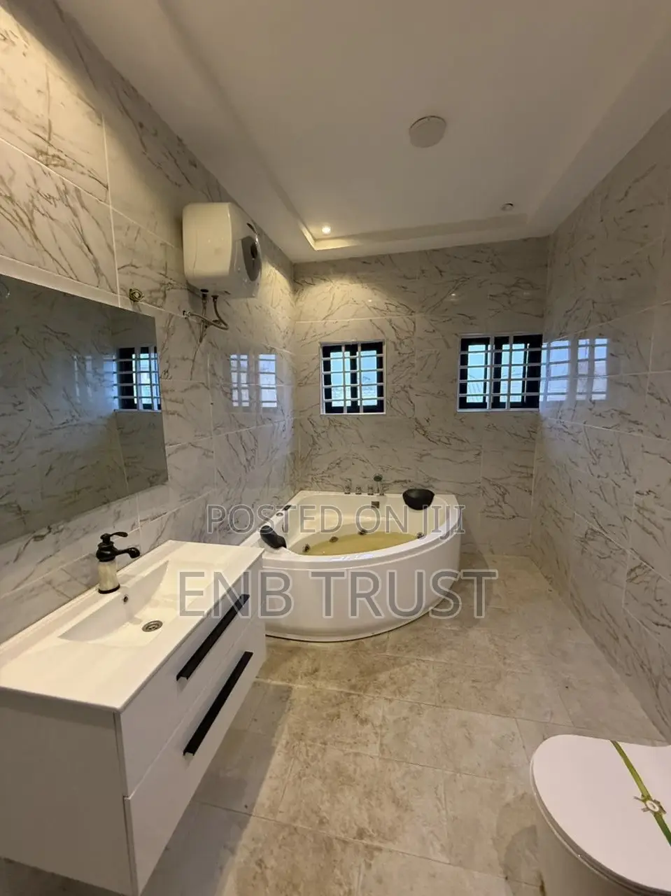 4bdrm Duplex in Haatso, Antis for sale