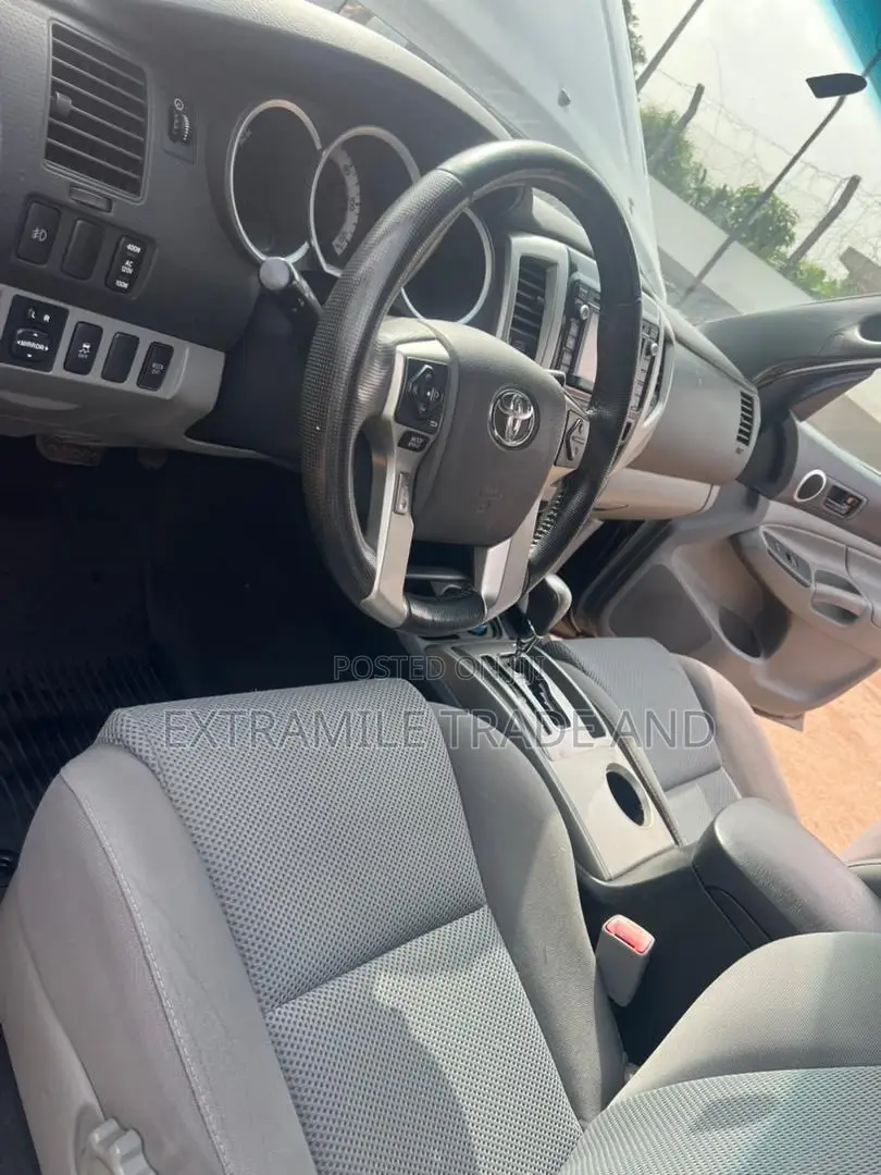 Toyota Tacoma 2014 Brown