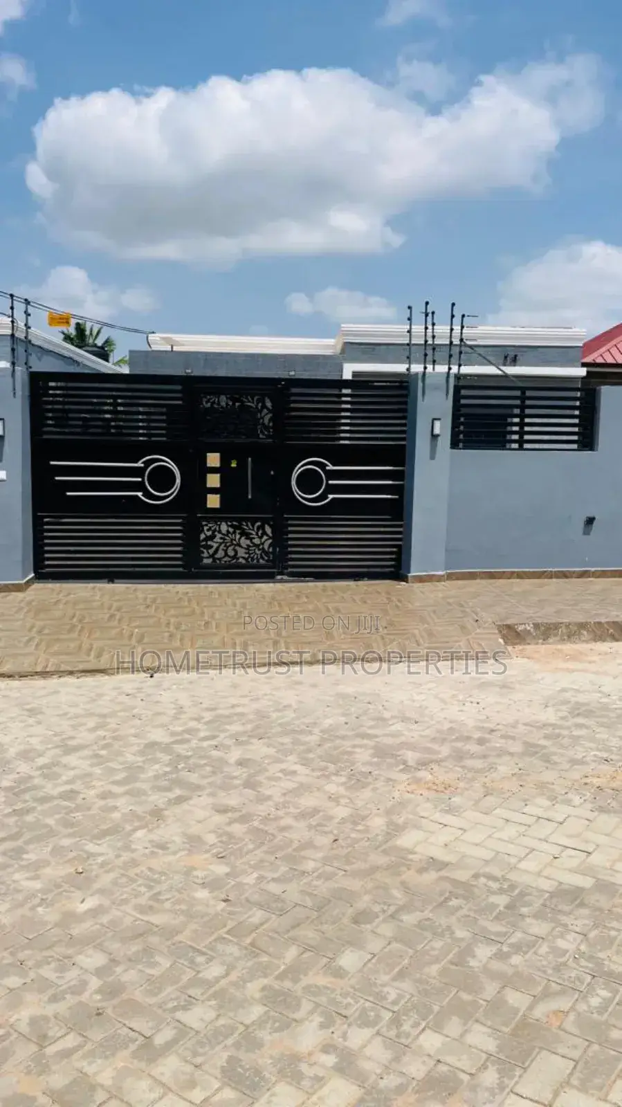 3bdrm Duplex in Ablekuma Amomorle, Pentecost for sale